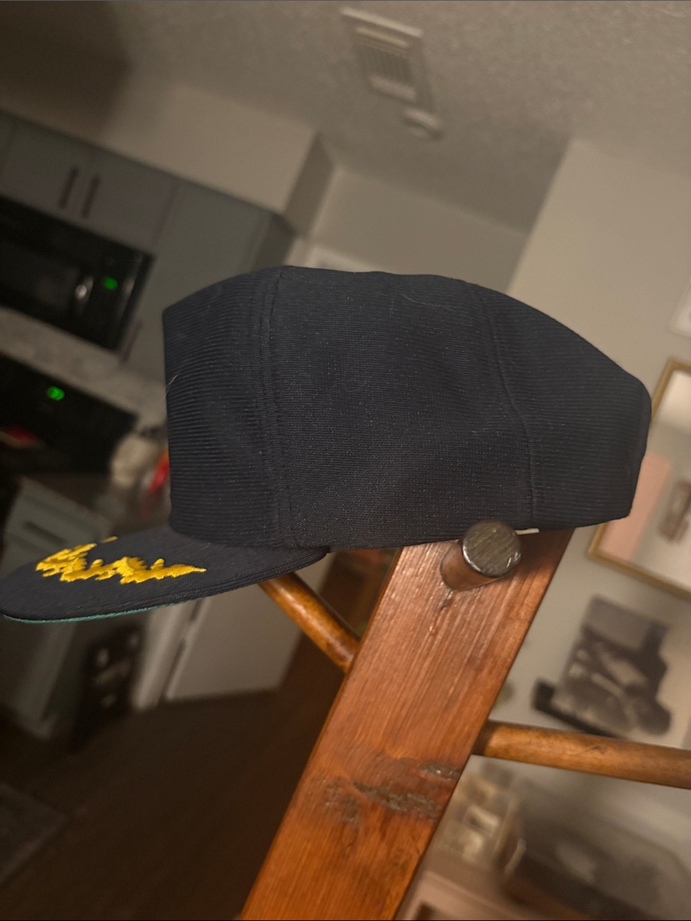New Era Navy Blue Cap with Yellow Embroidered Laurel - Picture 2 of 3
